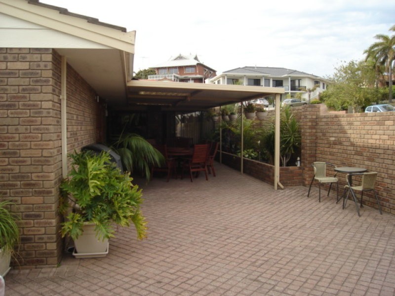 6 Chesterton, Spearwood WA 6163