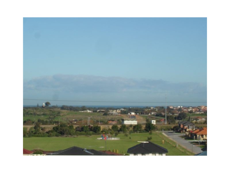 1/4 Reef Way, Yangebup WA 6164