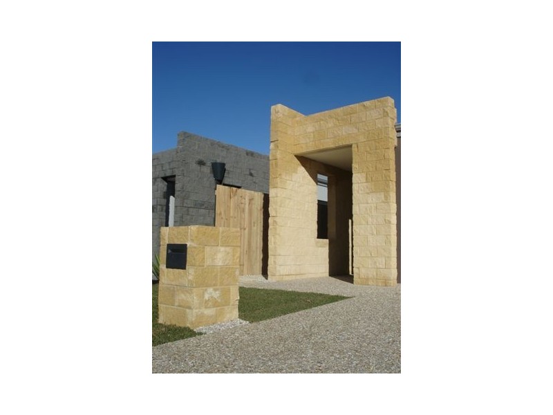 1/4 Reef Way, Yangebup WA 6164