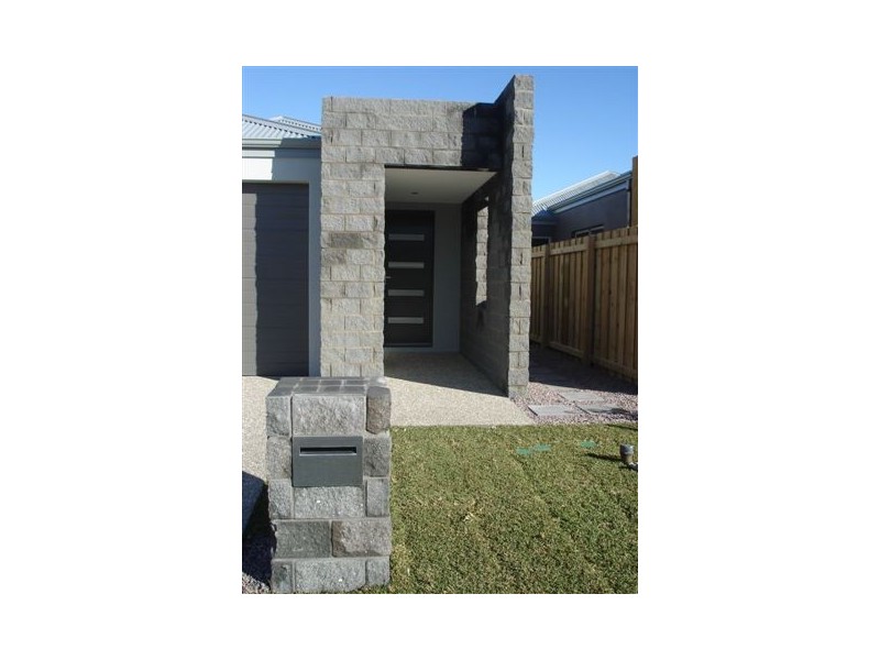 2/4 Reef Way, Yangebup WA 6164