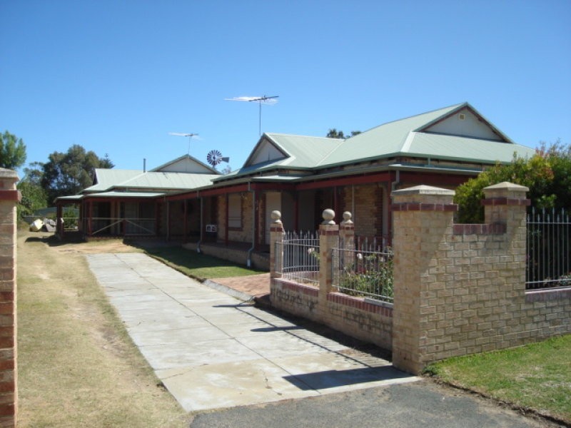 27B Strode Ave, Hamilton Hill WA 6163