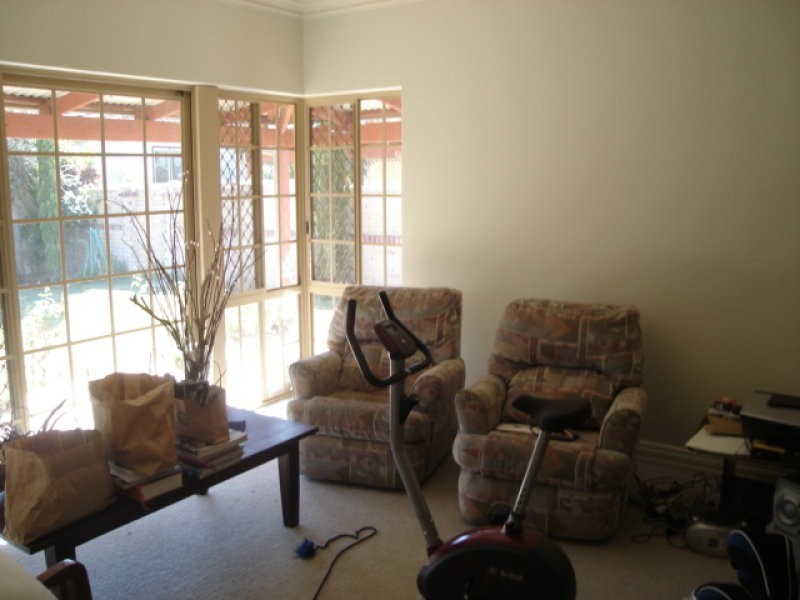 27B Strode Ave, Hamilton Hill WA 6163