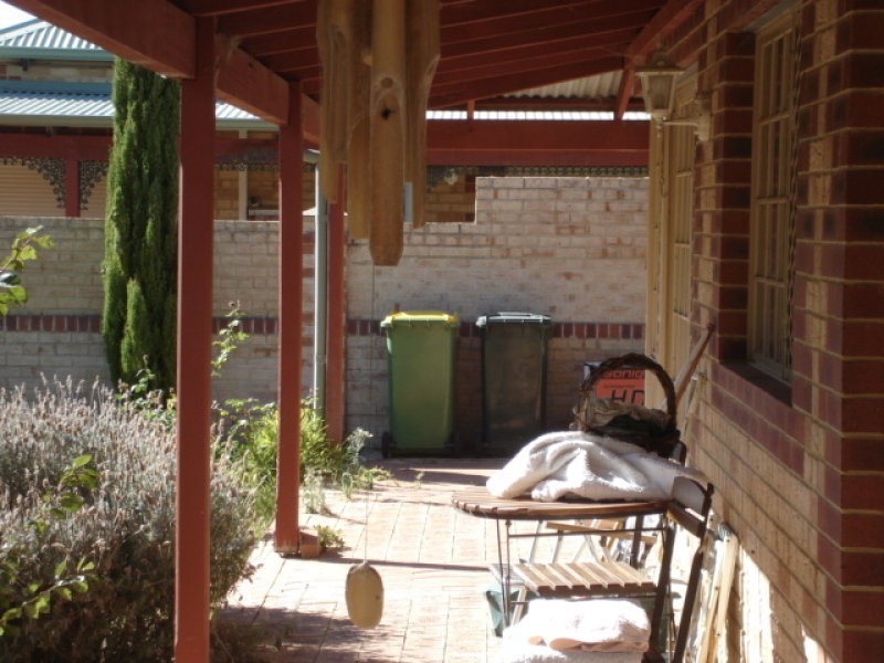 27B Strode Ave, Hamilton Hill WA 6163