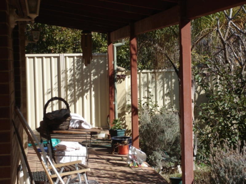 27B Strode Ave, Hamilton Hill WA 6163