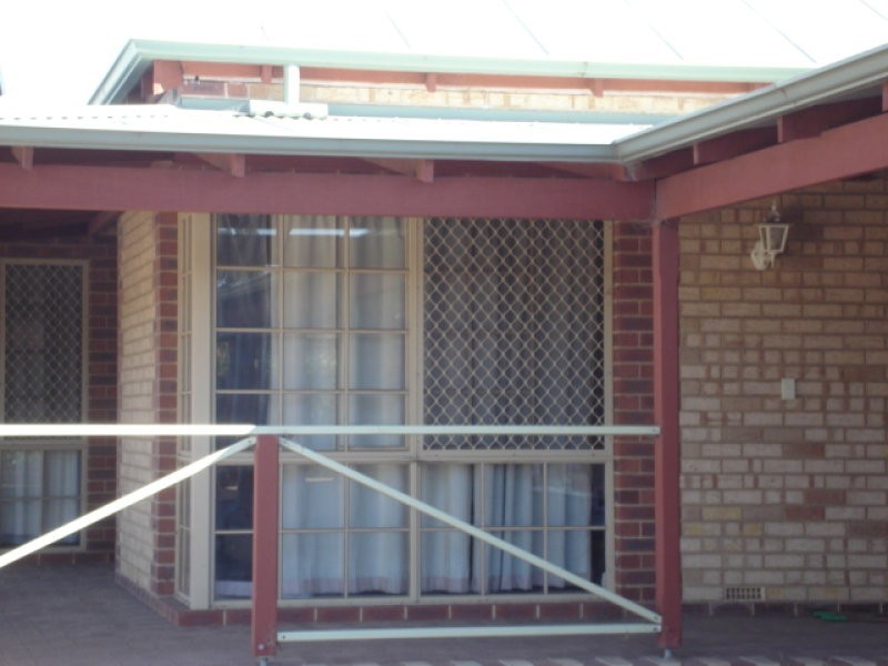 27B Strode Ave, Hamilton Hill WA 6163