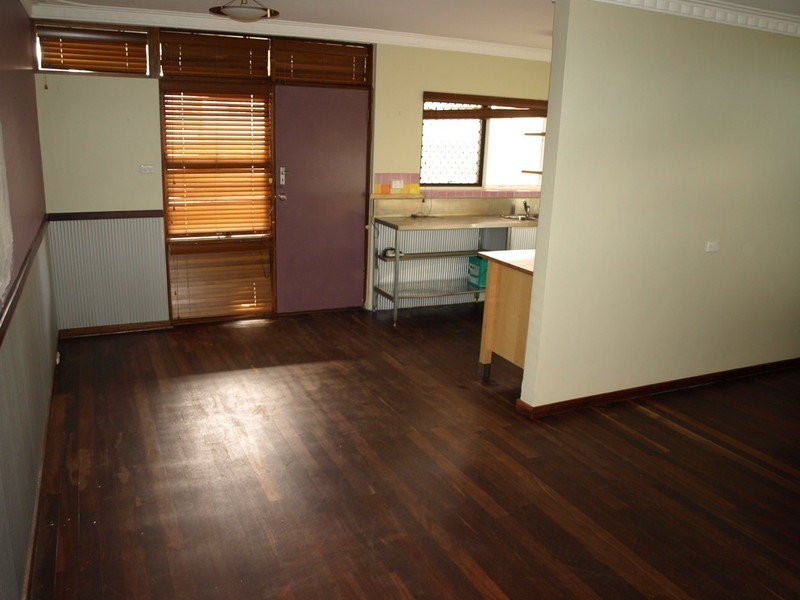 206 CLONTARF ROAD, Hamilton Hill WA 6163