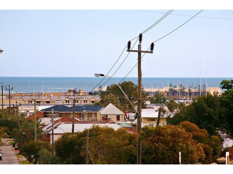 89 South Street, Beaconsfield WA 6162