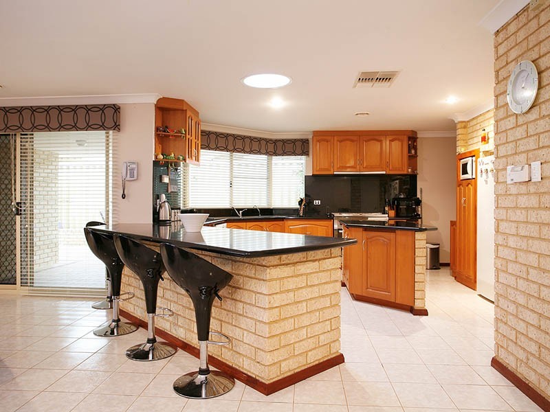 5 Okra Court, Munster WA 6166