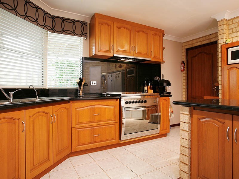 5 Okra Court, Munster WA 6166