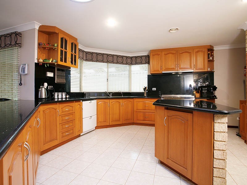 5 Okra Court, Munster WA 6166