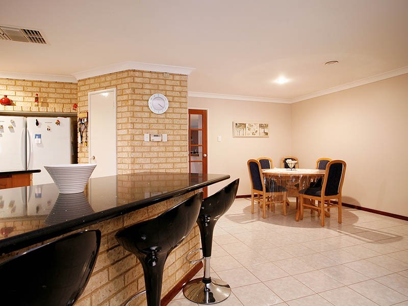 5 Okra Court, Munster WA 6166