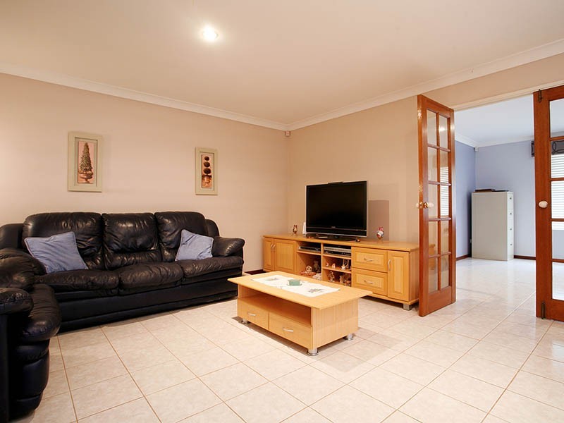 5 Okra Court, Munster WA 6166