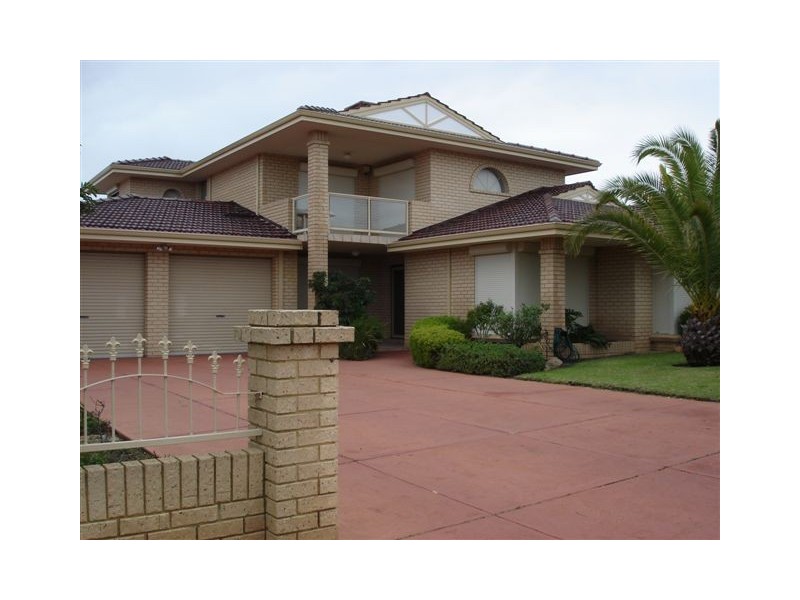 6 Briggs Court, Beaconsfield WA 6162