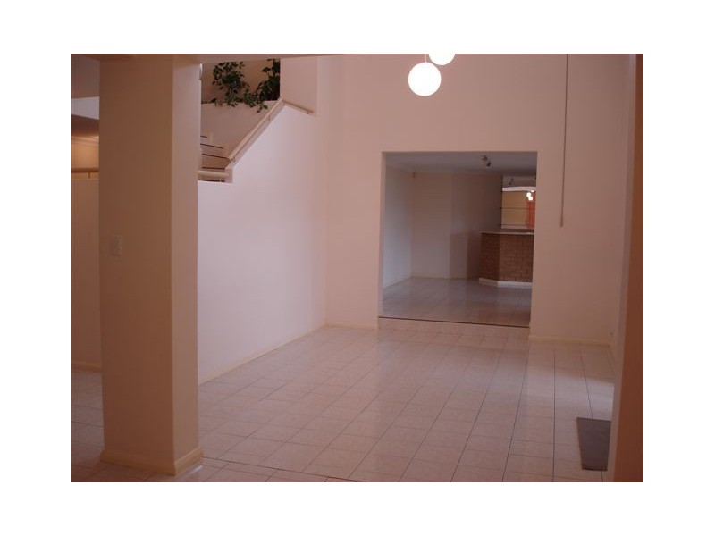 6 Briggs Court, Beaconsfield WA 6162