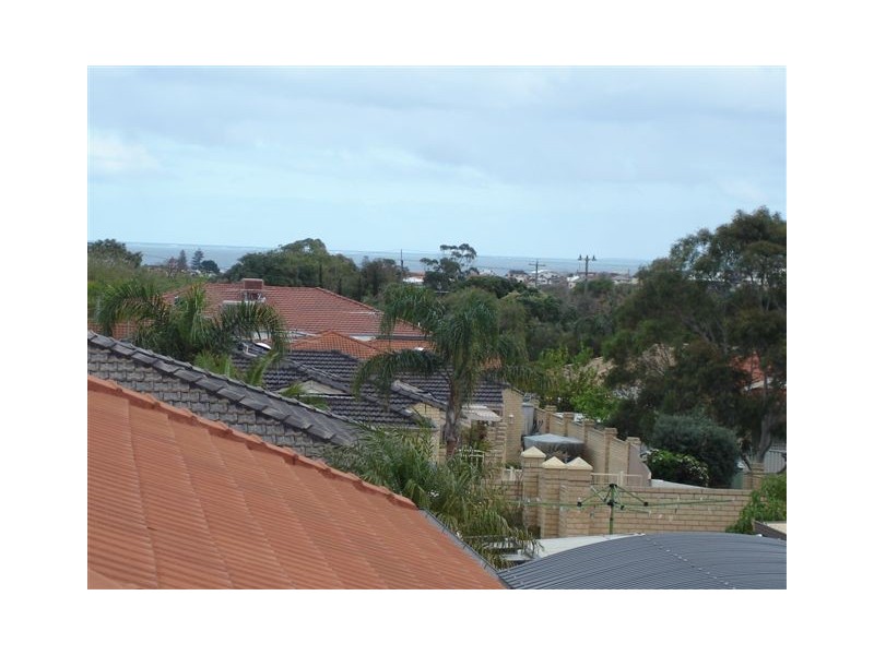 6 Briggs Court, Beaconsfield WA 6162