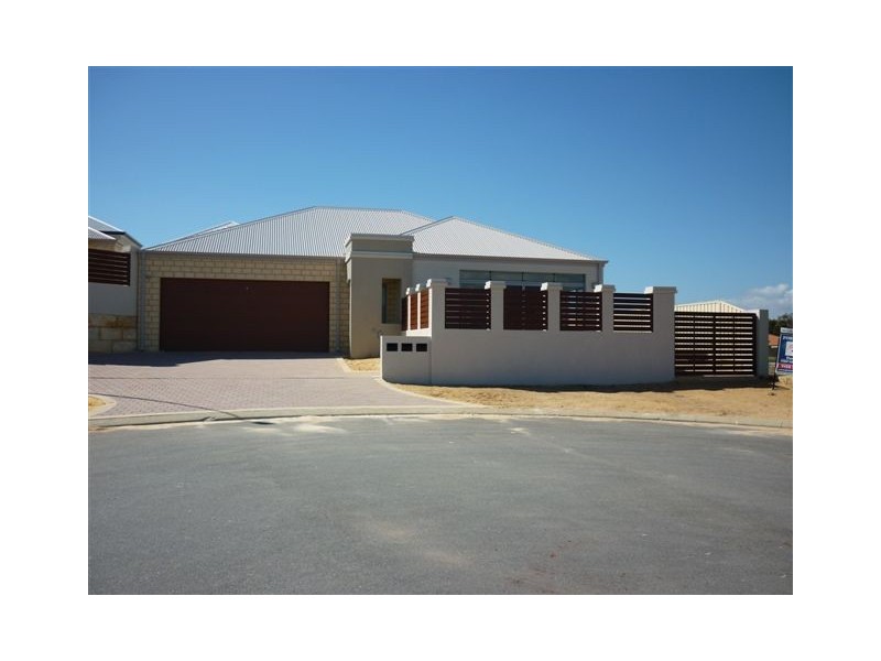 1/11 Katsura Gardens, Munster WA 6166