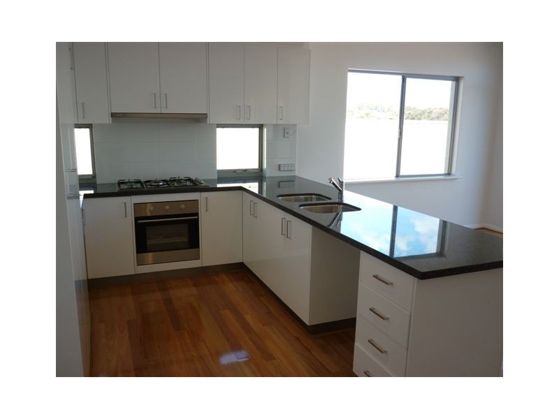 1/11 Katsura Gardens, Munster WA 6166