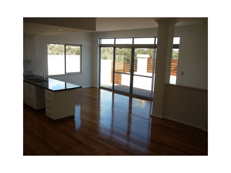 1/11 Katsura Gardens, Munster WA 6166