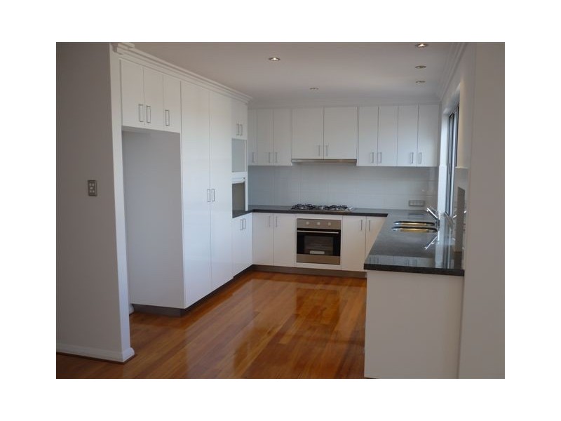 2/11 Katsura Gardens, Munster WA 6166