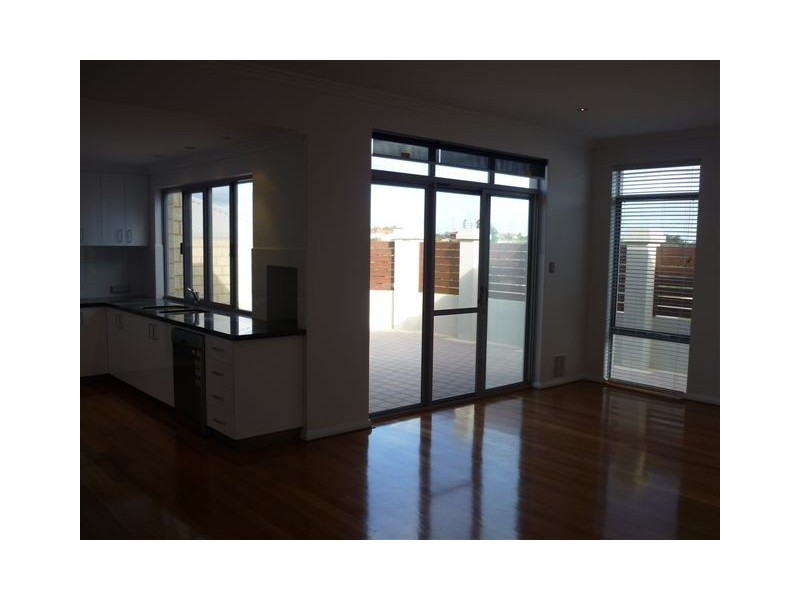 2/11 Katsura Gardens, Munster WA 6166