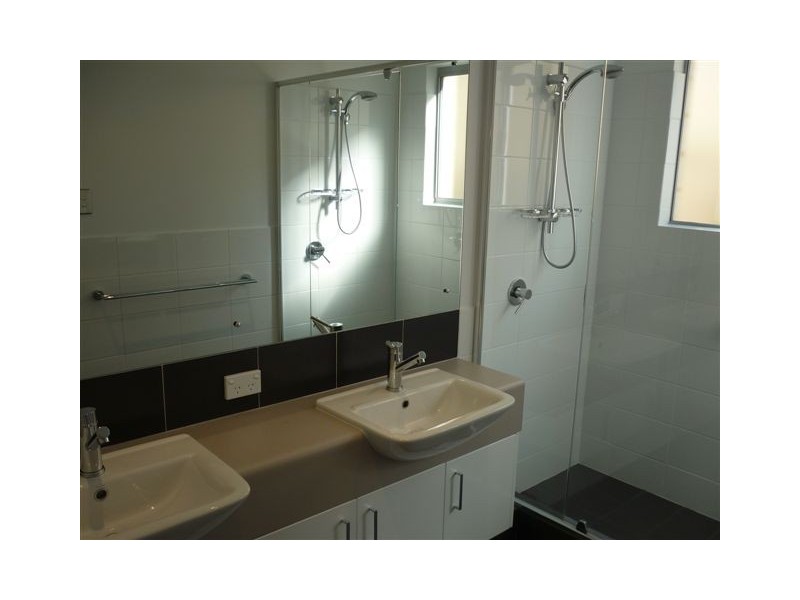 2/11 Katsura Gardens, Munster WA 6166