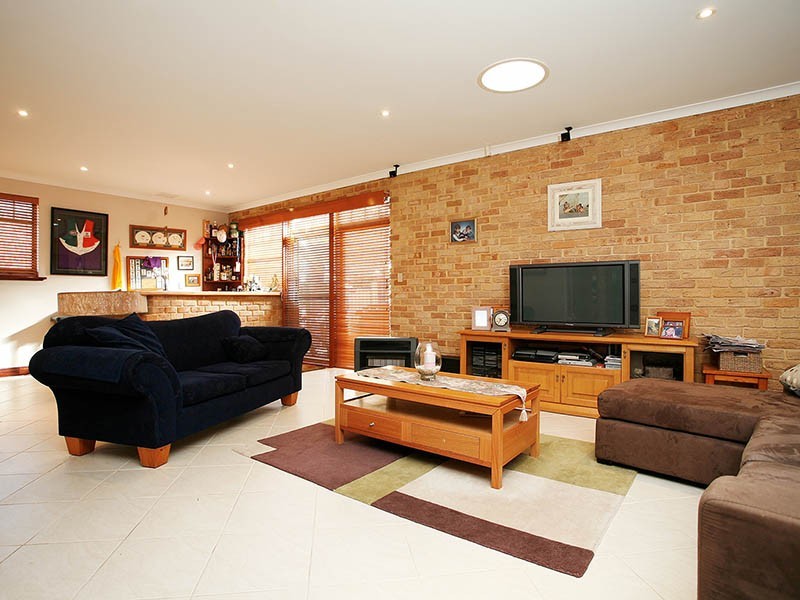 7 Strathcona Rise, Bibra Lake WA 6163