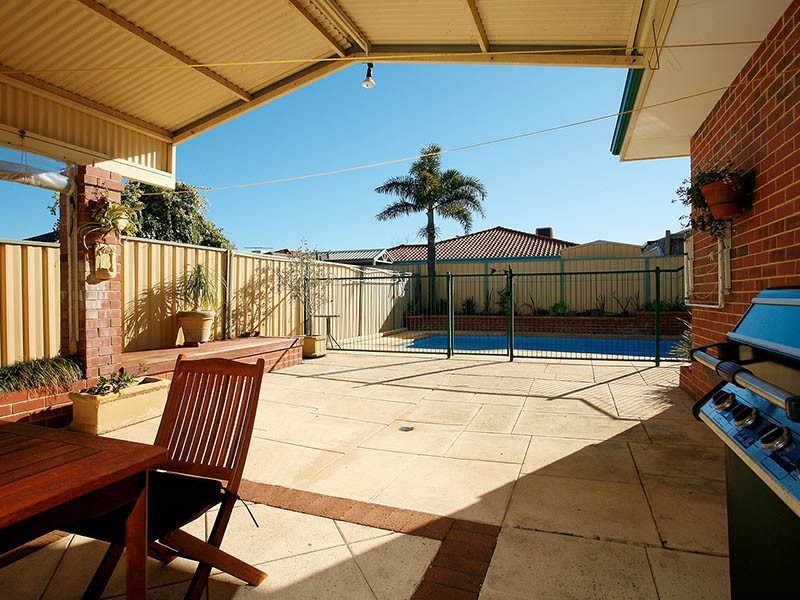 7 Strathcona Rise, Bibra Lake WA 6163