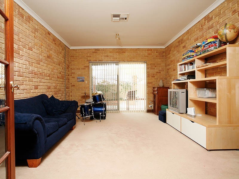 7 Strathcona Rise, Bibra Lake WA 6163