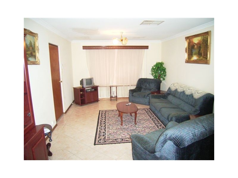 18 Central Ave, Beaconsfield WA 6162