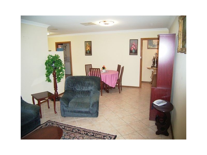 18 Central Ave, Beaconsfield WA 6162