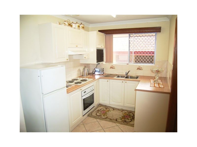 18 Central Ave, Beaconsfield WA 6162