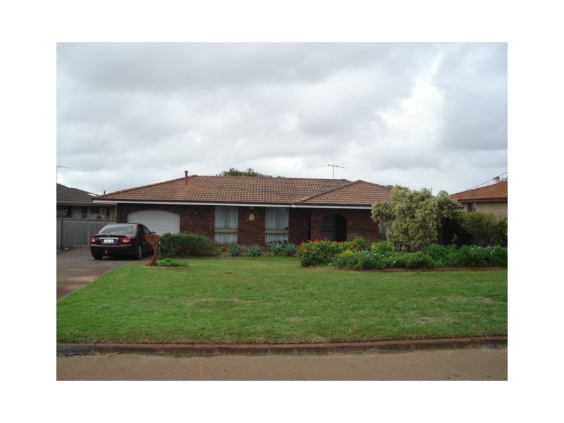 10 Fitzwater way, Spearwood WA 6163