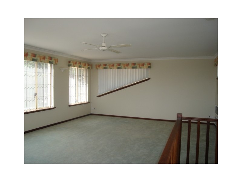 34 Parakeet Way, Coogee WA 6166