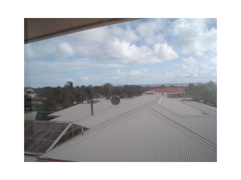 34 Parakeet Way, Coogee WA 6166