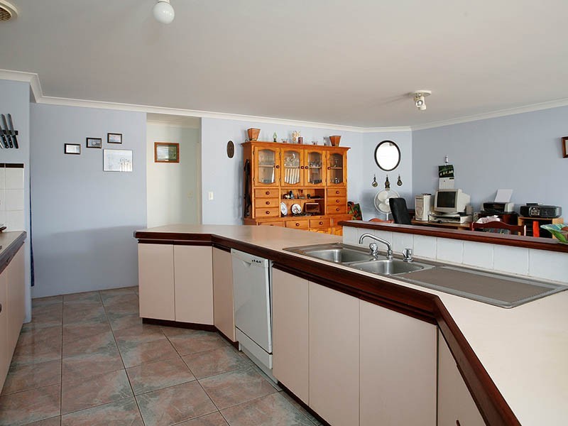 3 Maritime Tce, Coogee WA 6166