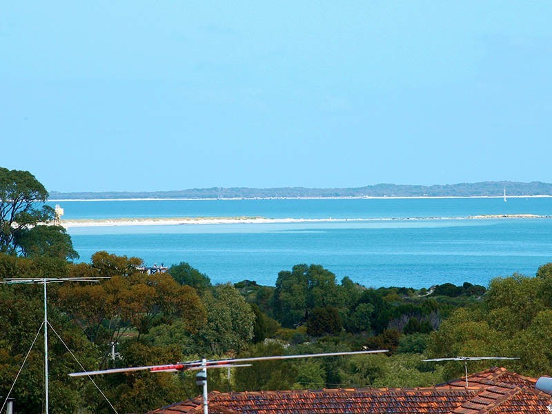 5 Anitra Court, Coogee WA 6166