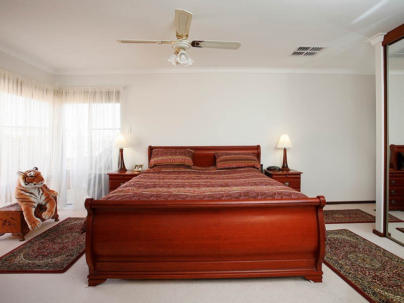 5 Anitra Court, Coogee WA 6166