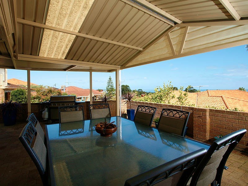 5 Anitra Court, Coogee WA 6166