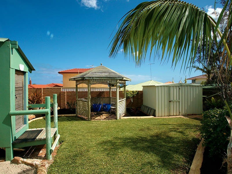 5 Anitra Court, Coogee WA 6166