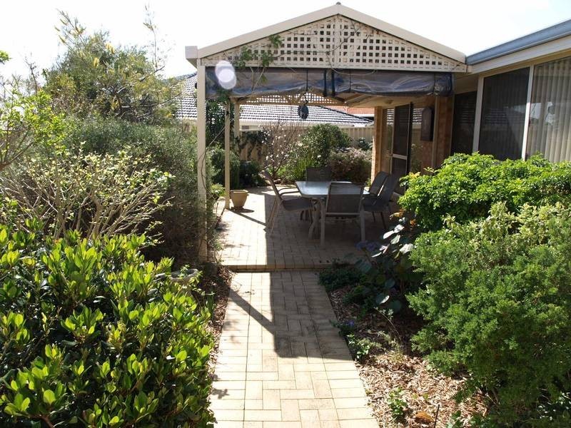 15 GARBIN PLACE, Munster WA 6166