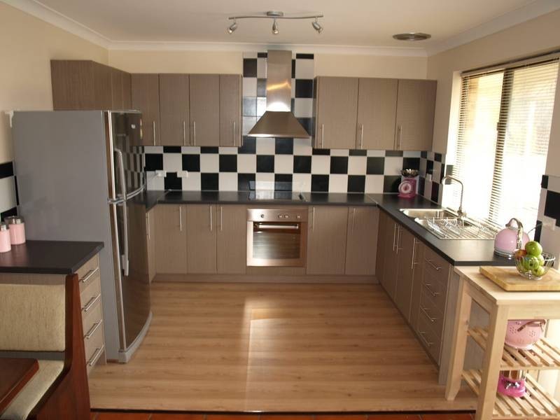 32 SHELLEY WAY, Munster WA 6166