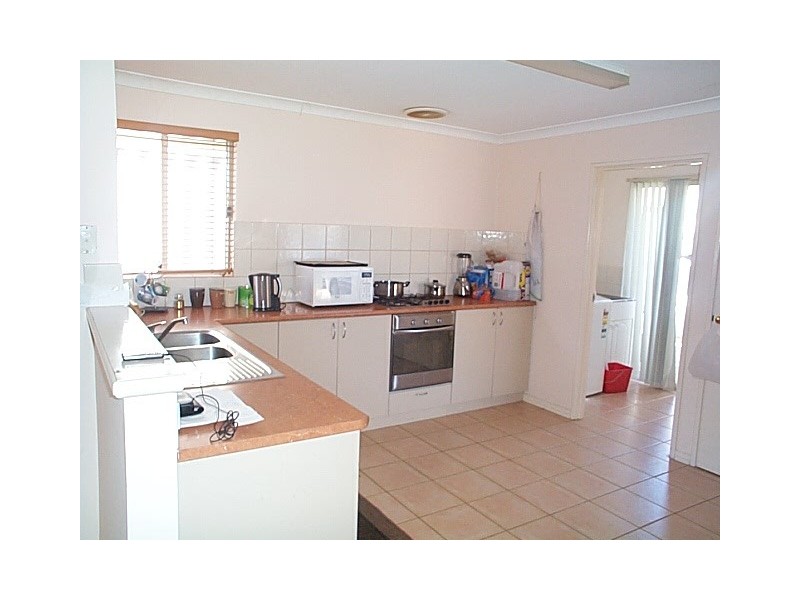 4 Pear Place, Spearwood WA 6163