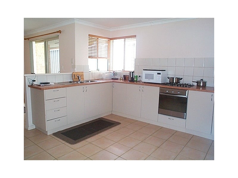 4 Pear Place, Spearwood WA 6163