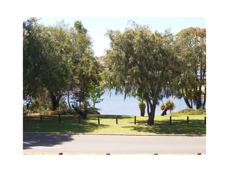 32 Waitch Loop, Beeliar WA 6164