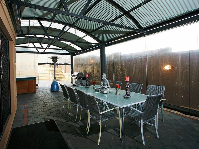 23 Davilak Ave, Hamilton Hill WA 6163