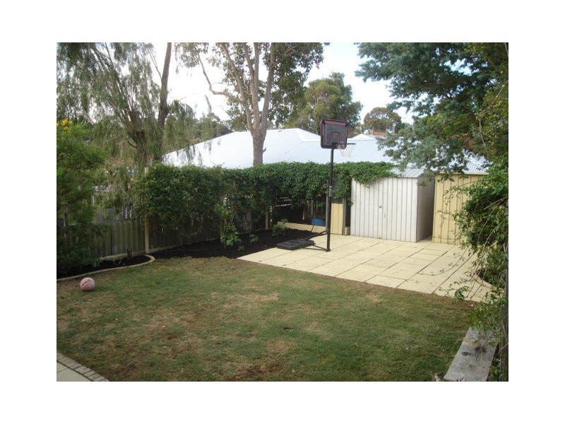 8 Ferdinand Cresent, Coolbellup WA 6163