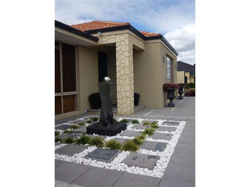 2 Georgia Way, Success WA 6164