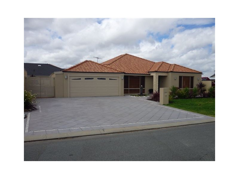 2 Georgia Way, Success WA 6164