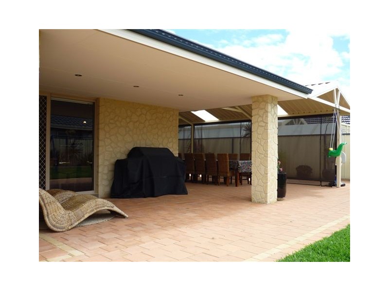 2 Georgia Way, Success WA 6164