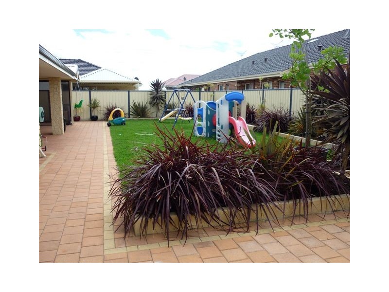 2 Georgia Way, Success WA 6164